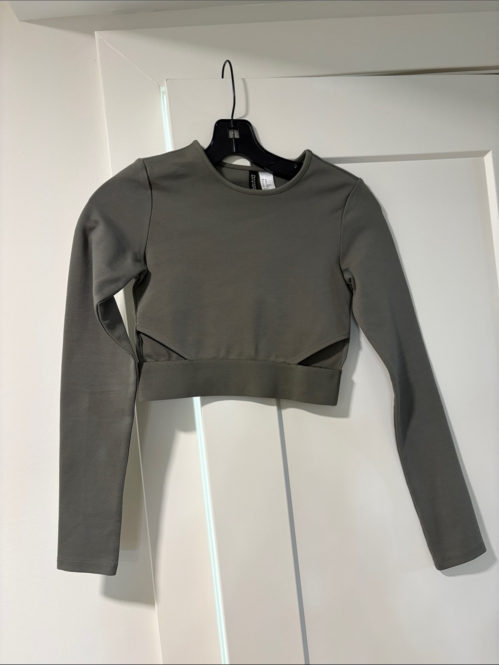 H&M olive Cutout Long-Sleeve Crop Top